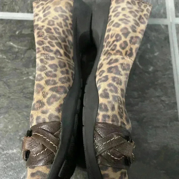 Softspots Cheetah Flats. Size 9M. - Picture 6 of 7